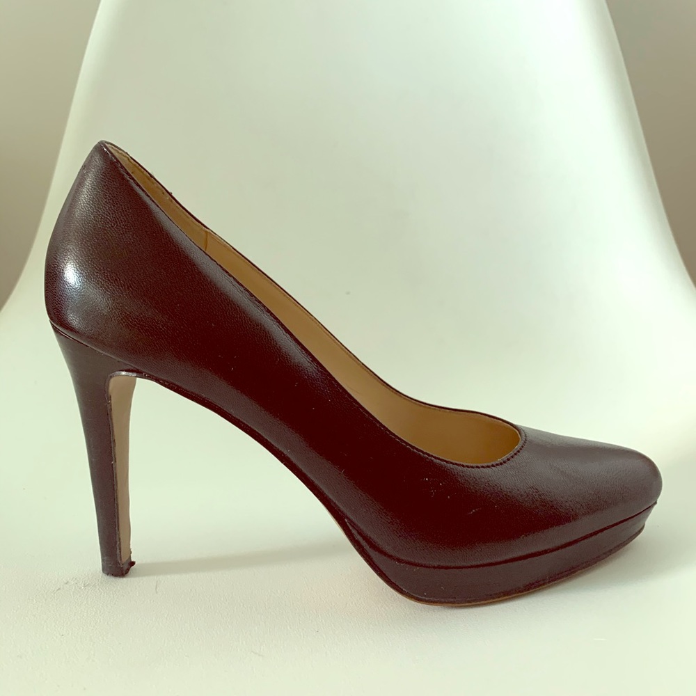 Nine West  black pumps